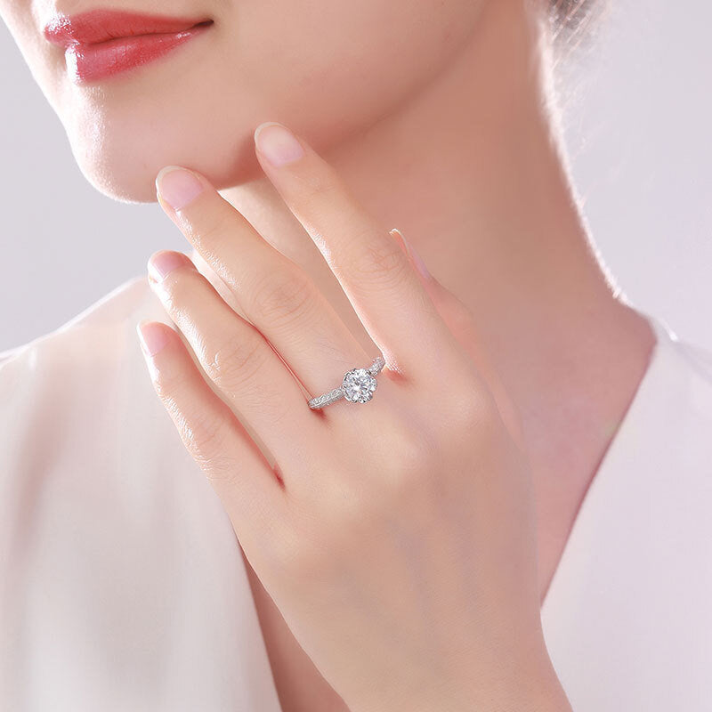 【JYJZZ208】Synthetic Moissanite S925 Sterling Silver 1 CT Octagonal Cross Claw Setting Simple and fashionable design, eight claws surrounded by a round shape Premium light luxury design.